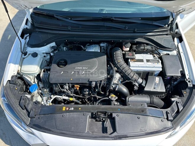 Hyundai Avante-16