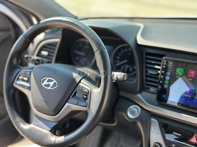 Hyundai Avante-13
