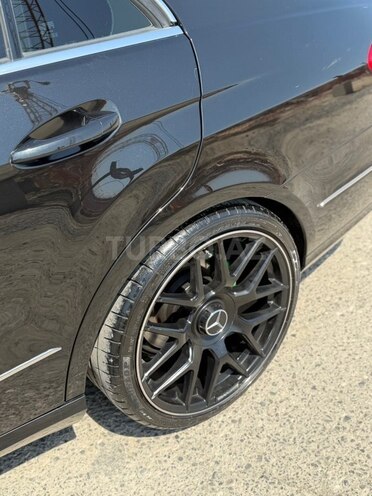 Mercedes E 250-8