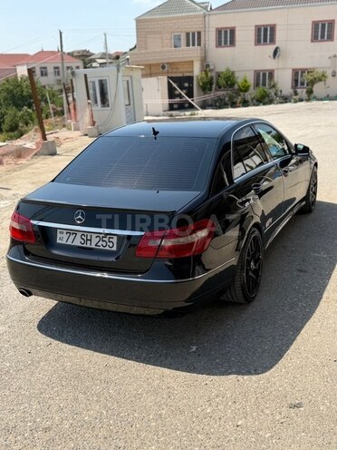 Mercedes E 250-7