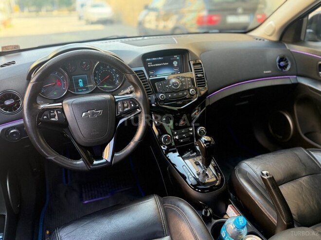 Chevrolet Cruze-13