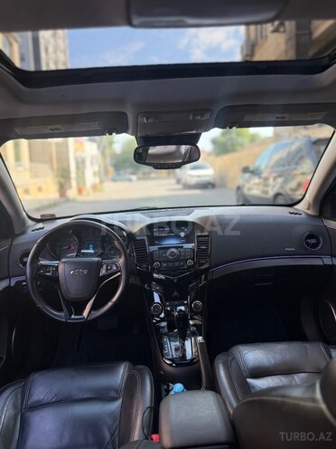 Chevrolet Cruze-12