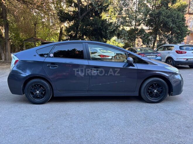 Toyota Prius-2