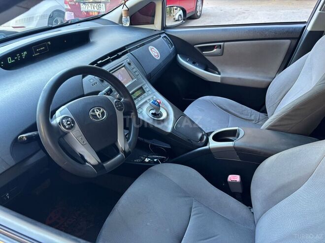 Toyota Prius-6