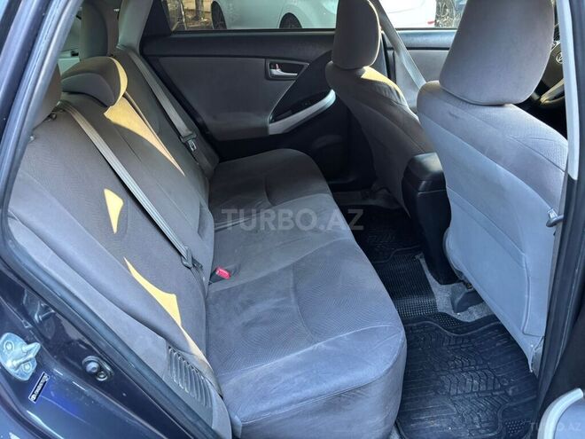 Toyota Prius-9