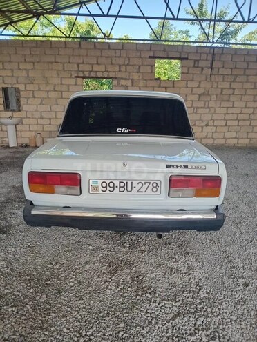 LADA (VAZ) 2107-2