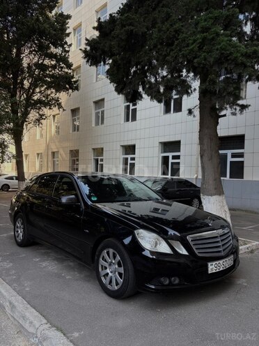 Mercedes E 200-3