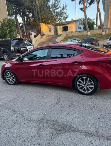 Hyundai Elantra-3