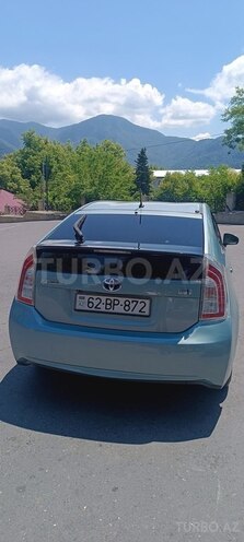 Toyota Prius-5