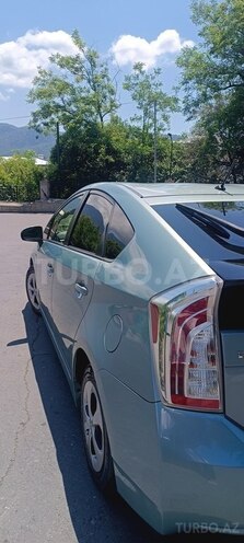 Toyota Prius-8