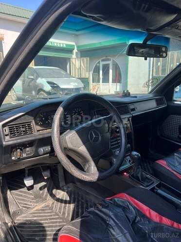 Mercedes 190-6