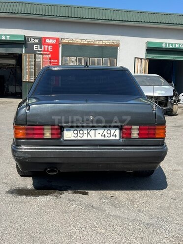 Mercedes 190-2