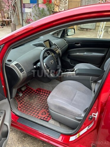 Toyota Prius-5