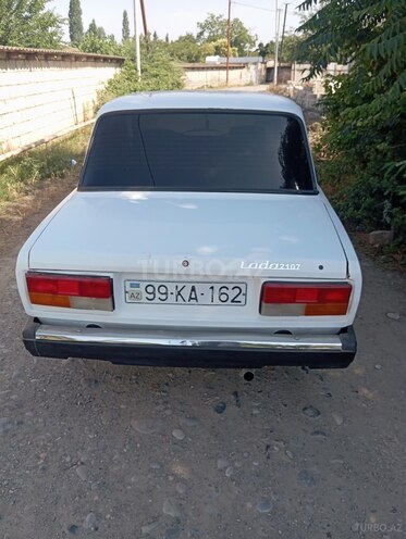 LADA (VAZ) 2107-2