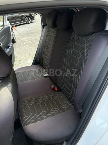 Kia Rio X-Line-9