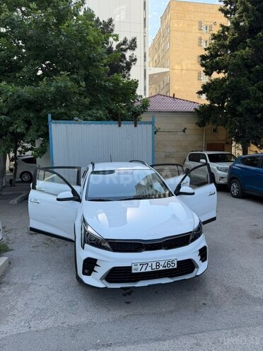 Kia Rio X-Line-2