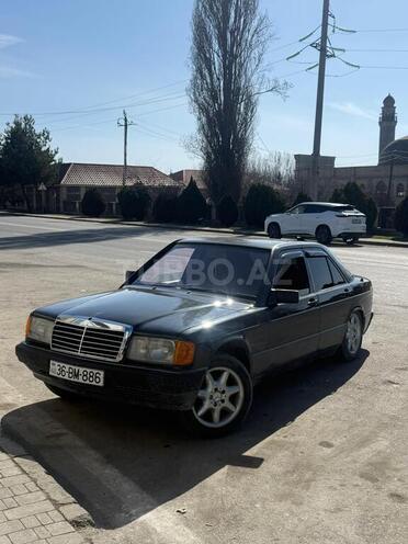 Mercedes 190-4