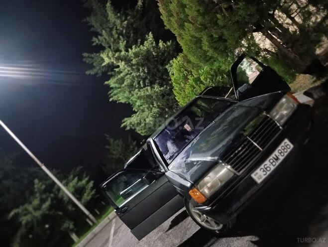 Mercedes 190-10