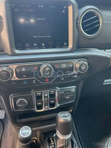 Jeep Wrangler-11