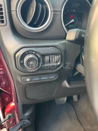 Jeep Wrangler-13