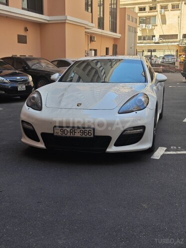 Porsche Panamera-1