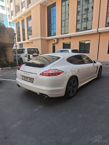Porsche Panamera-3