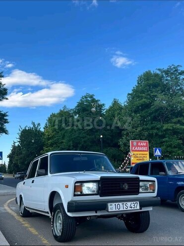 LADA (VAZ) 2107-2
