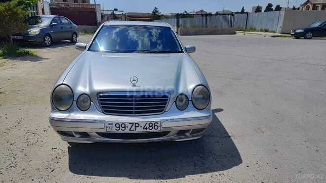 Mercedes E 320-1