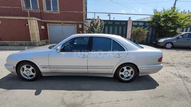Mercedes E 320-3