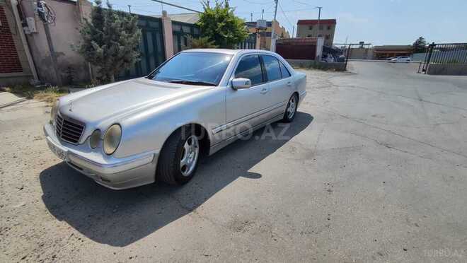Mercedes E 320-8