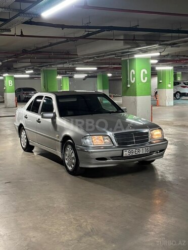 Mercedes C 200-1