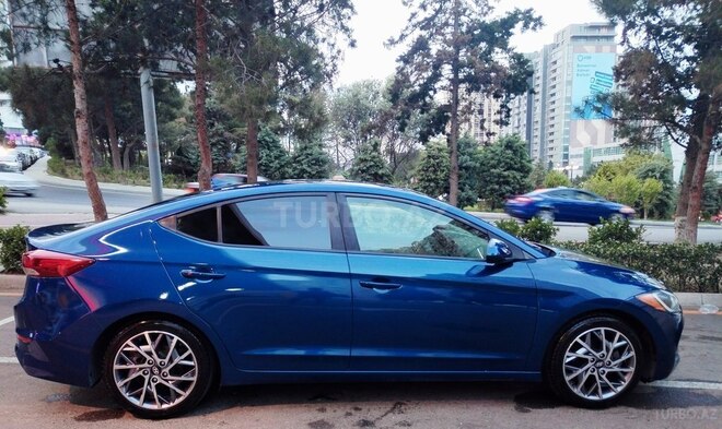 Hyundai Elantra-2