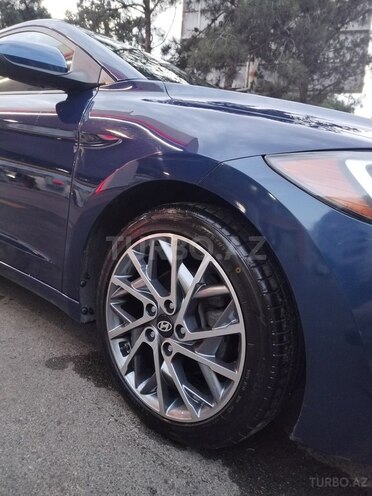 Hyundai Elantra-3