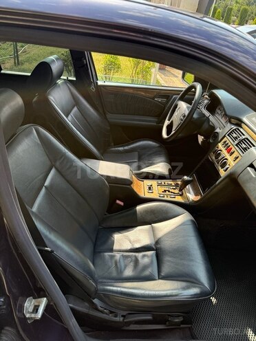 Mercedes E 240-9