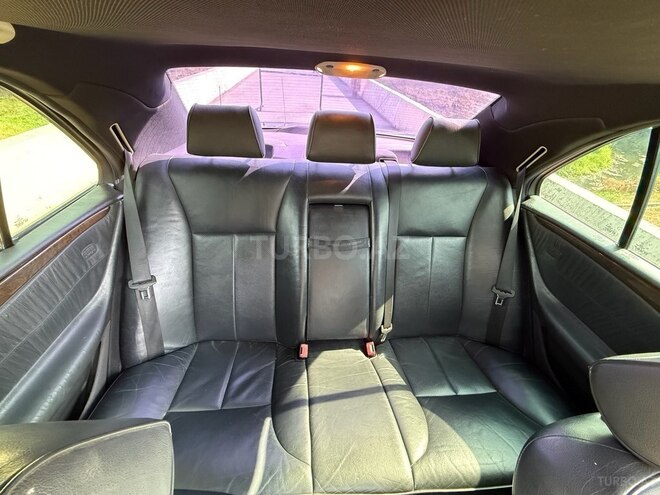 Mercedes E 240-10