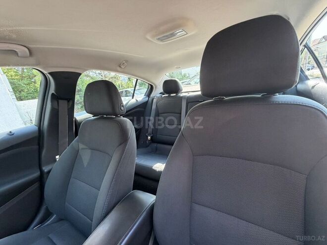 Chevrolet Cruze-9