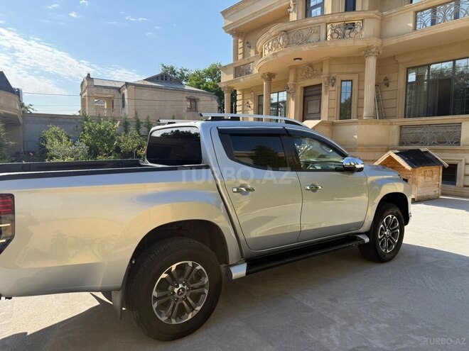 Mitsubishi L200-7
