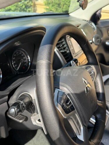 Mitsubishi L200-11
