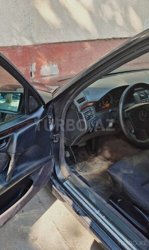 Mercedes E 320-3