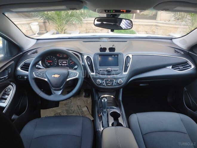 Chevrolet Malibu-9