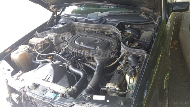 Mercedes 230 E-6