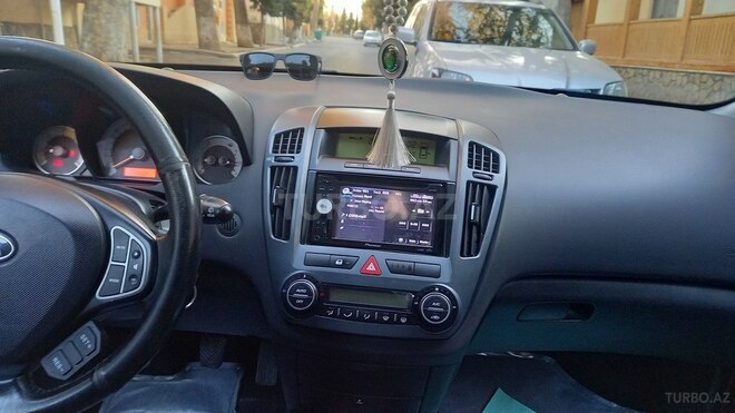 Kia Ceed-13