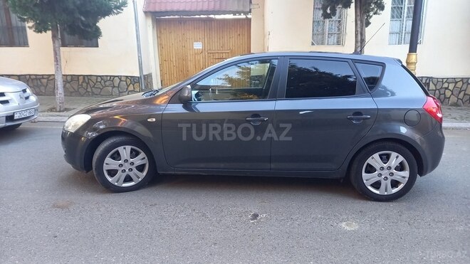 Kia Ceed-16