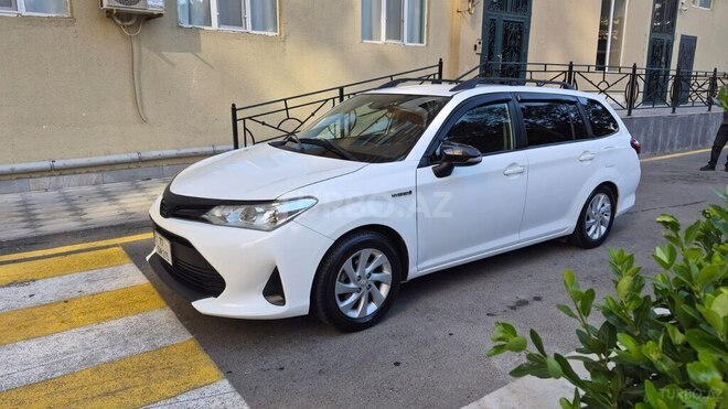 Toyota Corolla Fielder-2