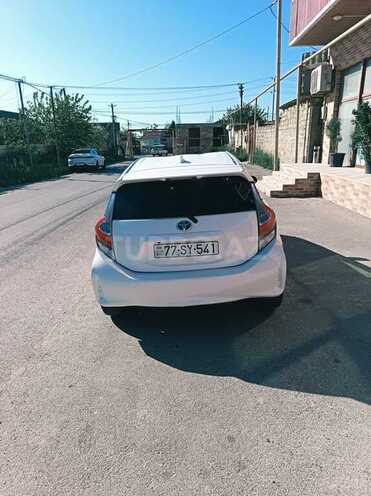 Toyota Aqua-3