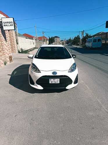 Toyota Aqua-1