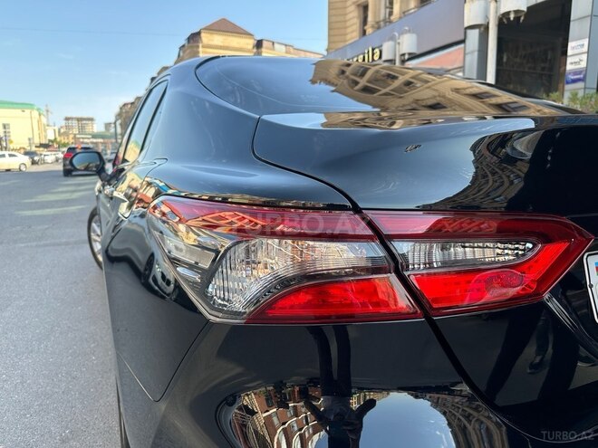 Toyota Camry-15