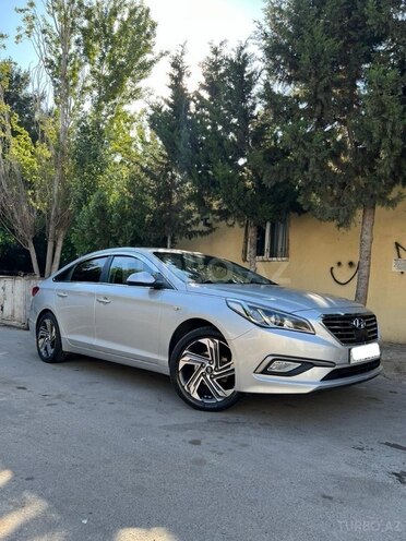 Hyundai Sonata-2