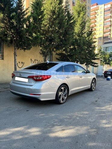 Hyundai Sonata-4