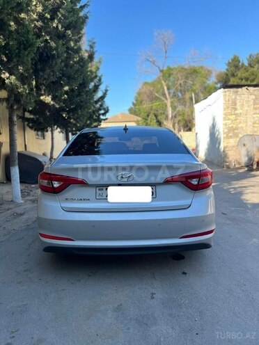 Hyundai Sonata-5